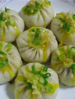 Pork and cabbage fried buns