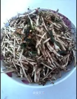 Mixed with wild onions and folded ears