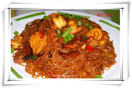 fried noodle line