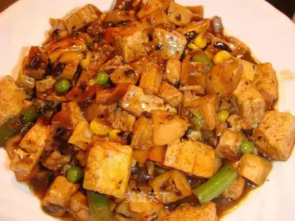 Colorful home-cooked diced tofu