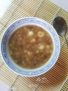 Lotus chicken head, green bean soup