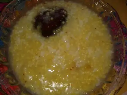 Feeding rice porridge