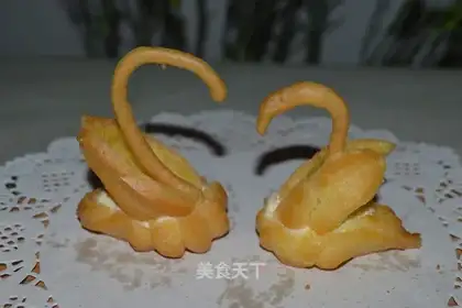 Swan puff