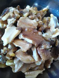 Amber walnuts