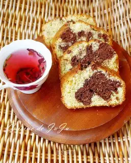 Chocolate lace cake