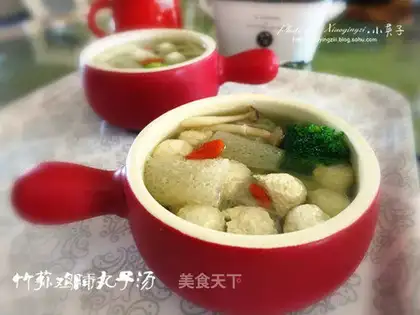 Pumpkin chicken meatball soup