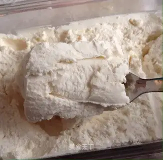 Homemade cream cheese