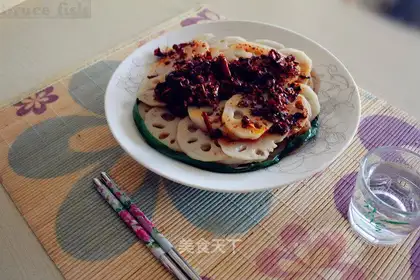 Taste sauerkraut