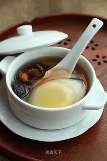 Fungus and egg soup