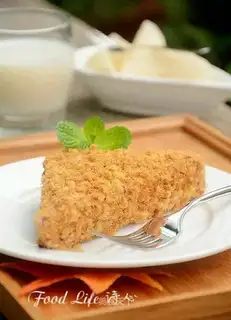 Meat pine sandwich