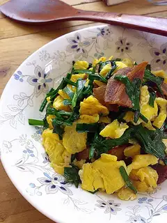 Bacon pickle fried eggs