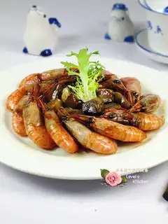 Dry mushrooms, Arctic shrimp