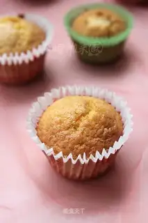 Cherry cupcakes