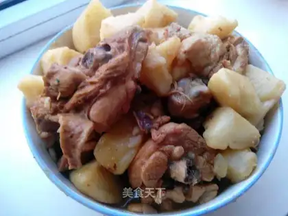 Chicken leg and potatoes
