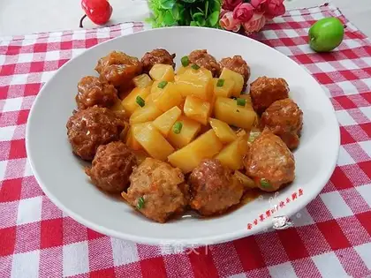 Cheese juice and potatoes