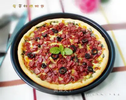 Spinach bacon pizza