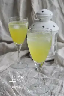 Pineapple soda