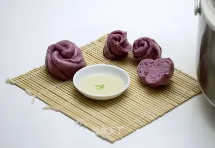 Potato rose buns