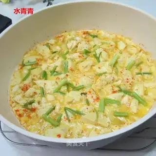 Dry pan eggs and tofu