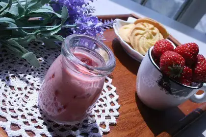 Strawberry cream pudding