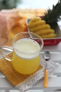 Pineapple soda