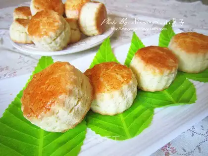 Butter cheese scon
