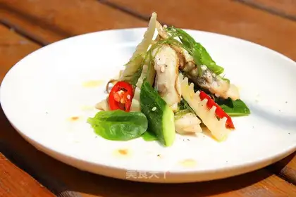 Japanese algae salad