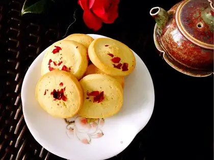Rose cheese cookies