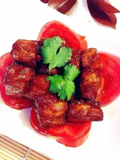 Tomato burns red meat