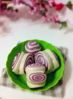 Potato-coloured buns