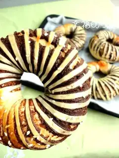 Bean roll bread