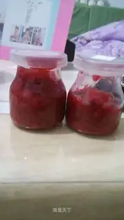 Strawberry sauce