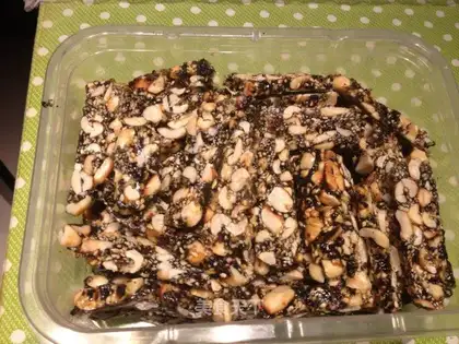 Sesame peanut sugar