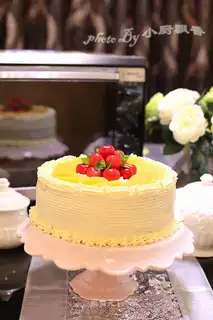 Peach cream cake