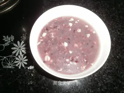 Porridge of the red-tree purple peanuts
