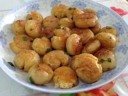 Pepper salt, potatoes