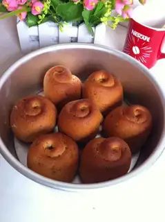 Peanut buns