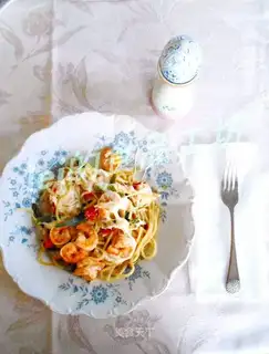 Vegetable shrimp pasta