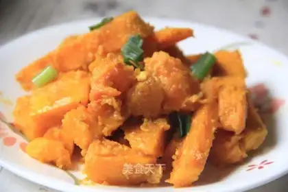 Pumpkin in vegan clothes