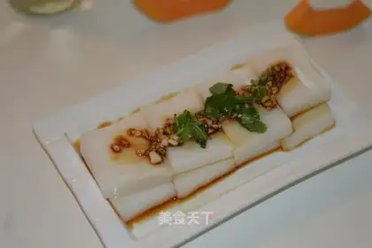 The soy-muffled pig-skin