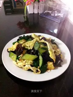 cucumber-mucked eggs