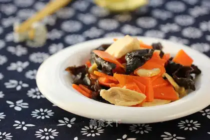 Carrot-mucked chicken