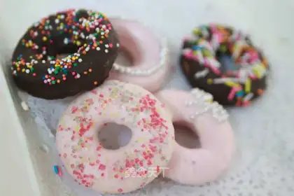 Dressed donuts