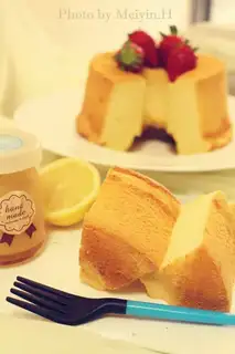 Lemon honey twirl cake