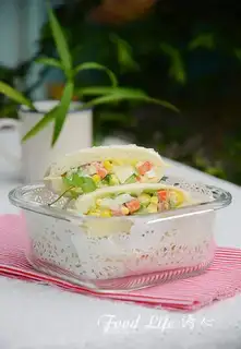 Bag salad sandwich