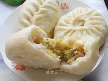A cabbage bun