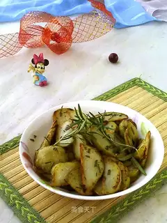 Rosemary fried the potatoes