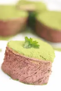Four leaves for tea mousse