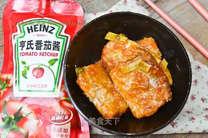 Tomato sauce with fish