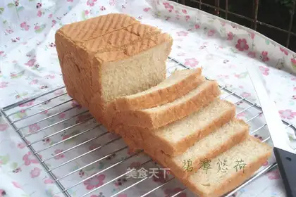 The ice is full of wheat toast